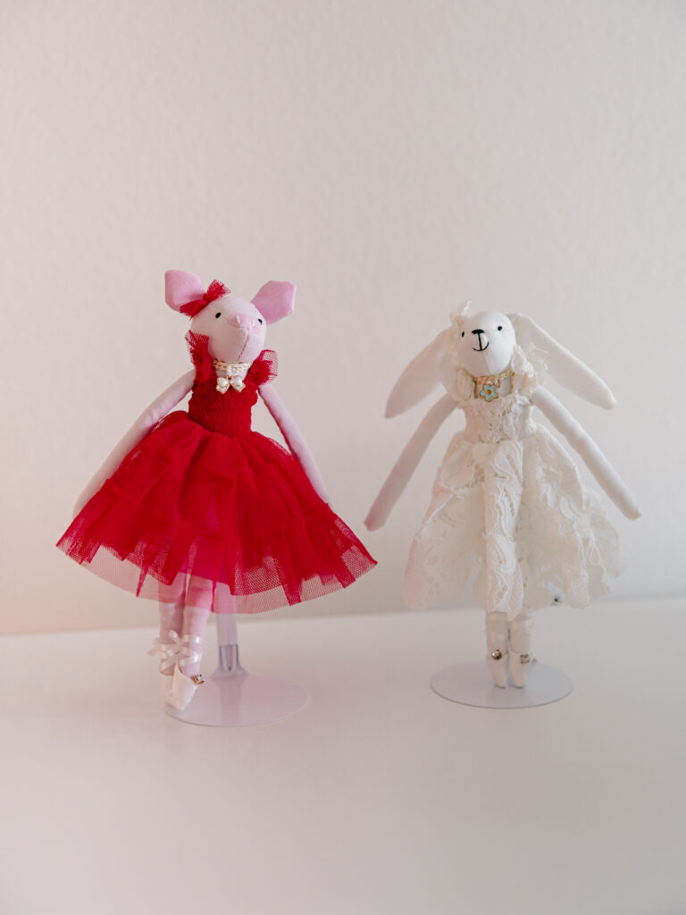 little toys that help prepare kids for photoshoot